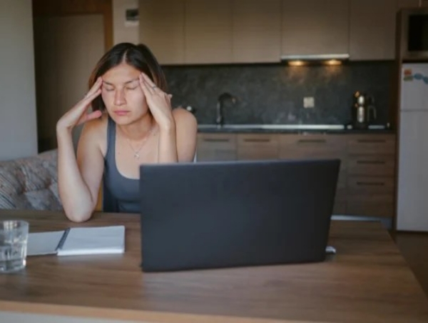 Feeling lost in brain fog? 7 tips to support mental clarity